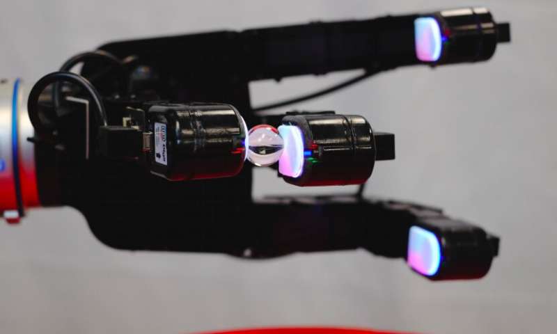 DIGIT: A high-resolution tactile sensor to enhance robot in-hand manipulation skills