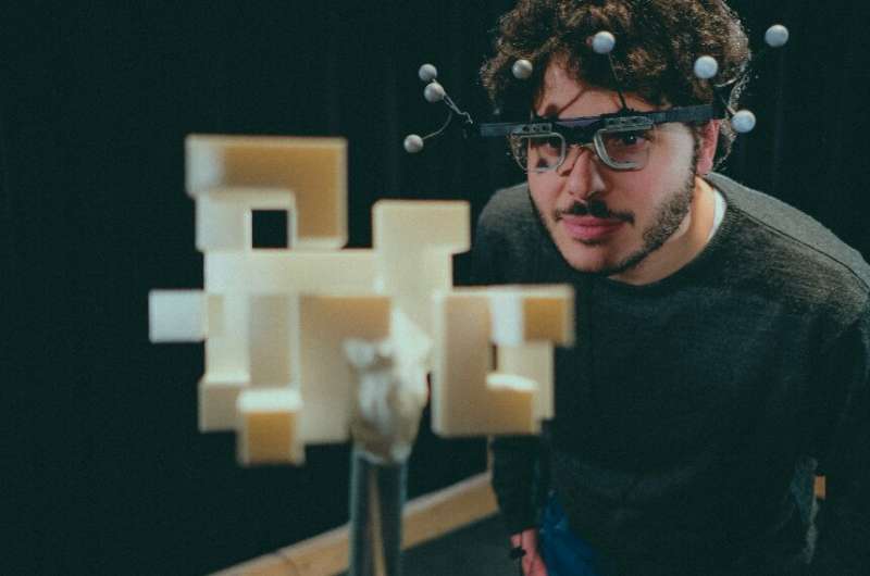 PESAO: An experimental setup to evaluate the perceptions of freely moving humans