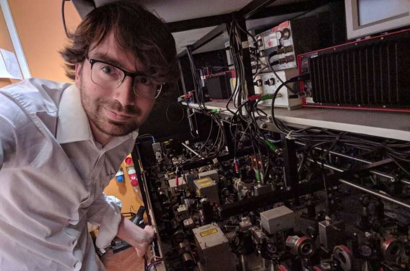 Study demonstrates the robust storage of qubits in ultracold polar molecules