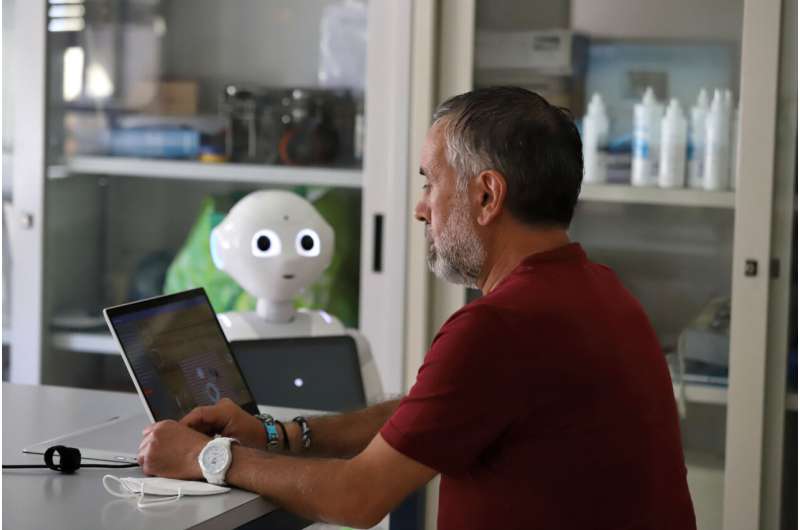 Study explores how a robot’s inner speech affects a human user’s trust