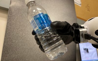 New system reliably controls prosthetic hand movements without relying on biological signals